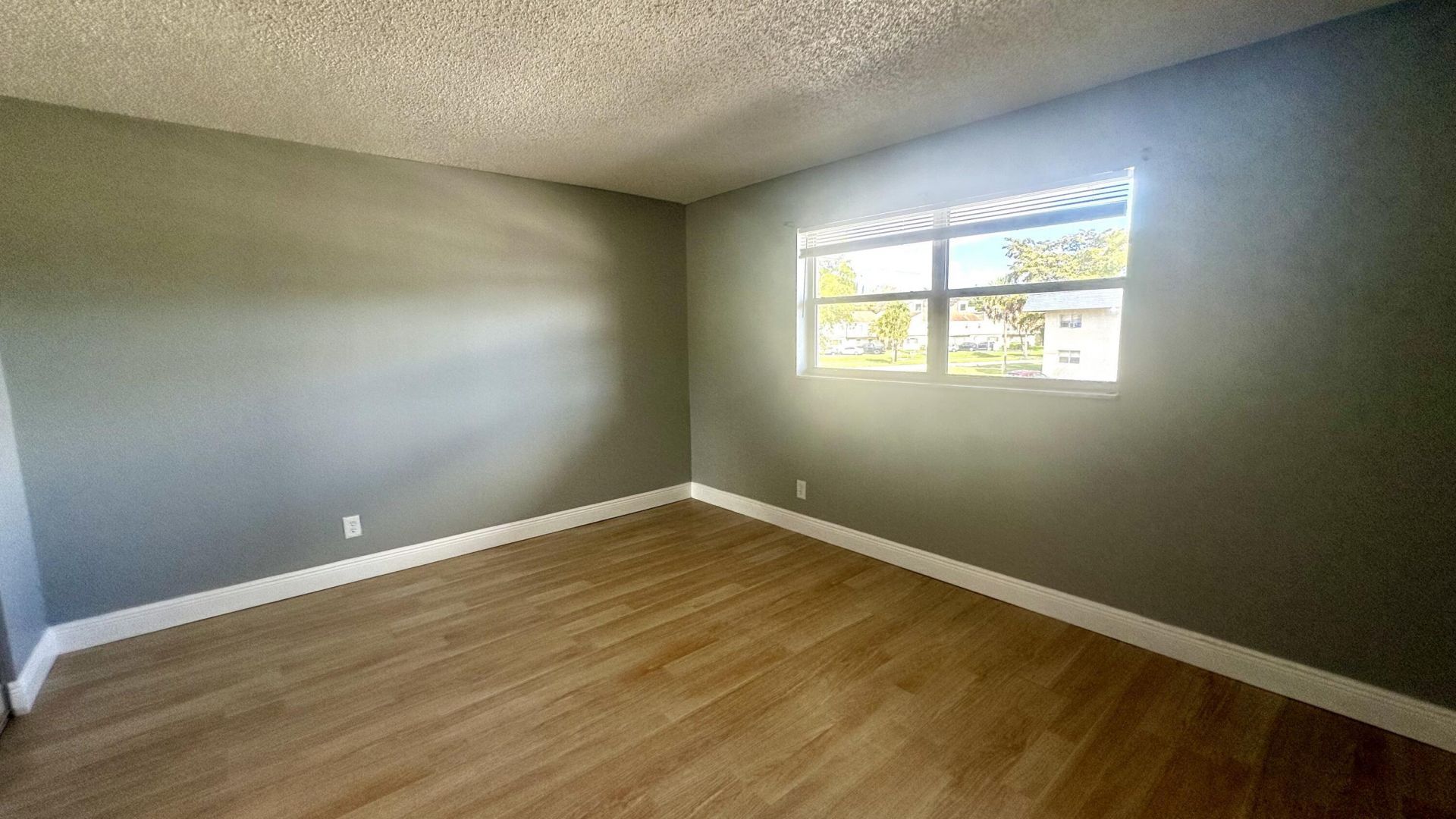 8040 N Colony Circle, Unit 207, Tamarac, FL 33321 Photo