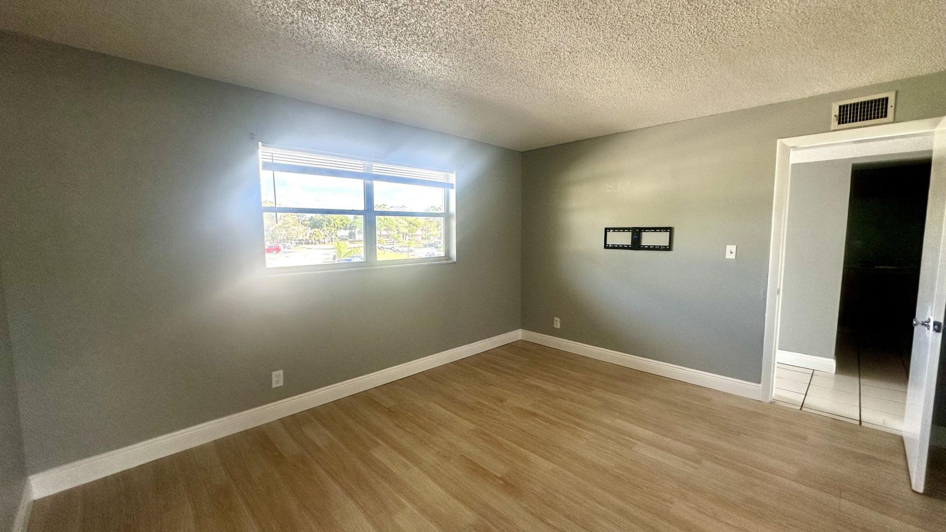 8040 N Colony Circle, Unit 207, Tamarac, FL 33321 Photo