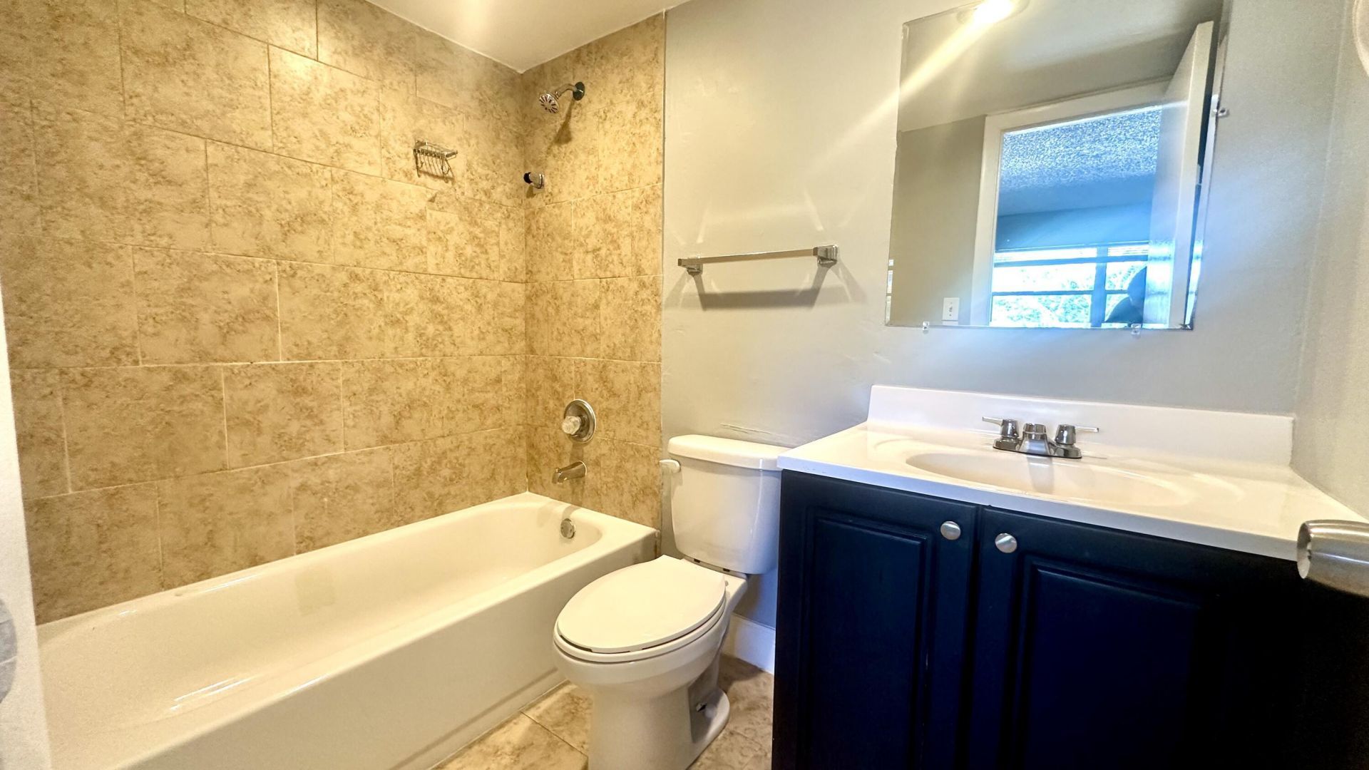 8040 N Colony Circle, Unit 207, Tamarac, FL 33321 Photo