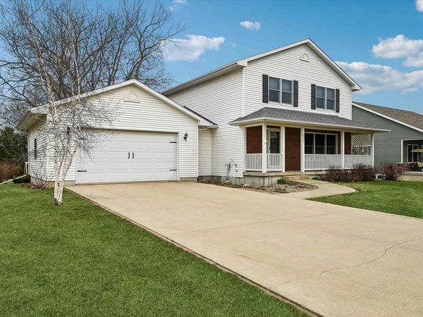 2408 NW PARK 2ND Avenue, Waverly, IA 50677