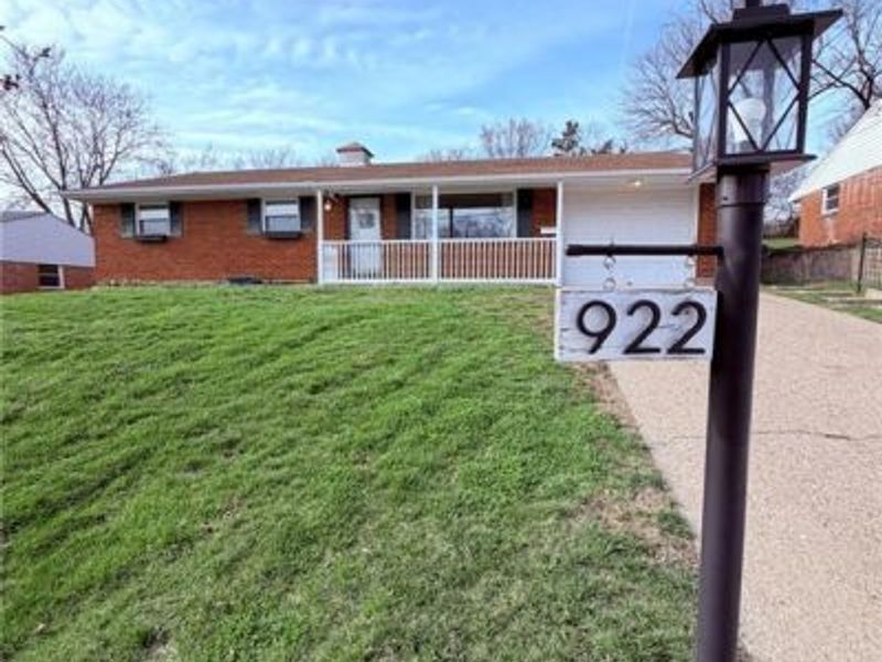 922 Castro Lane, Springdale, OH 45246 Photo 3