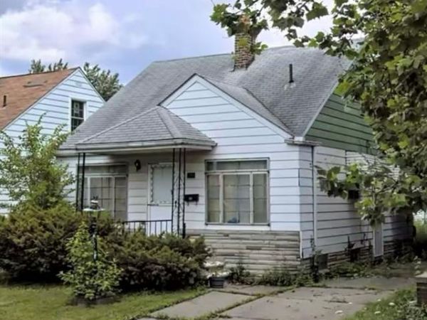 7296 Auburn Street, Detroit, MI 48228