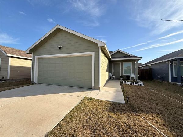 1815 Mallen Farm Ridge, Crandall, TX 75114