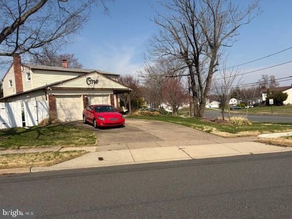 1 BUCKNELL DRIVE, CHERRY HILL, NJ 08034