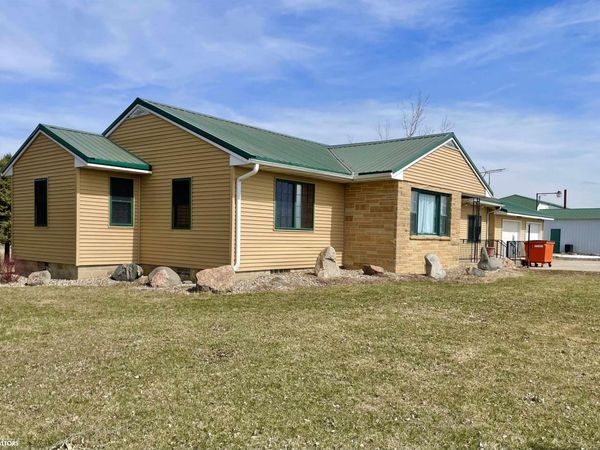 3874 490Th Avenue, Emmetsburg, IA 50536