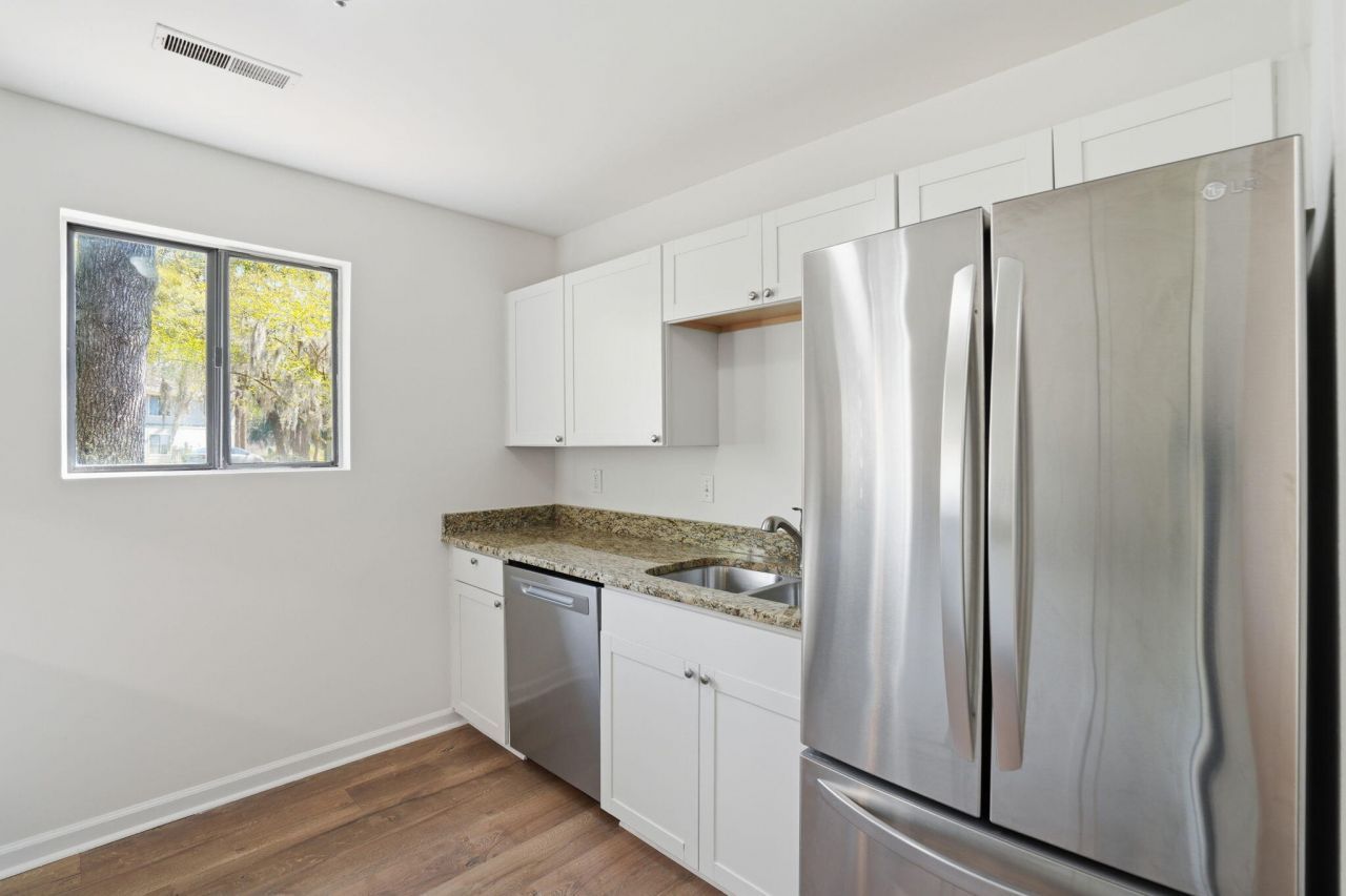 2745 Jobee Drive Photo 6