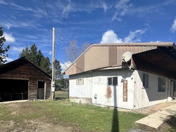 216 McKay St, Ione, WA 99139