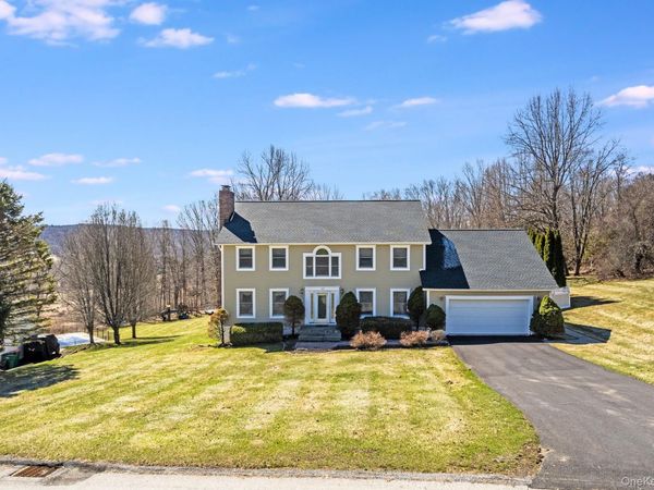 104 Stowe Drive , Poughquag, NY 12570