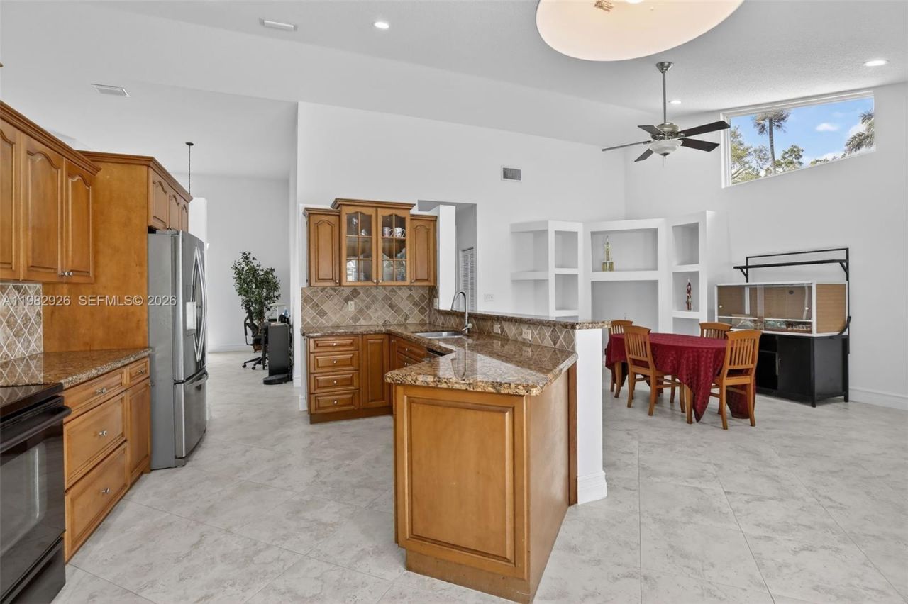 1583 NW 182nd Way , Pembroke Pines, FL 33029 Photo