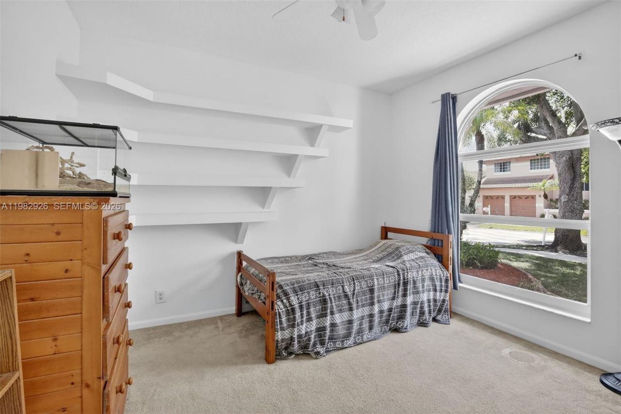 1583 NW 182nd Way , Pembroke Pines, FL 33029 Photo