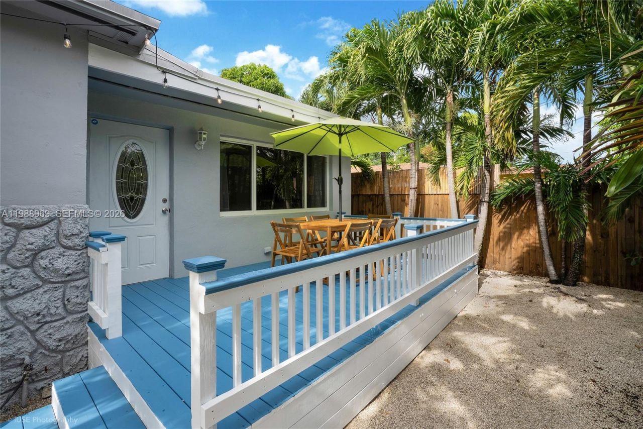 113 SW 2nd St, Hallandale Beach, FL 33009 Photo