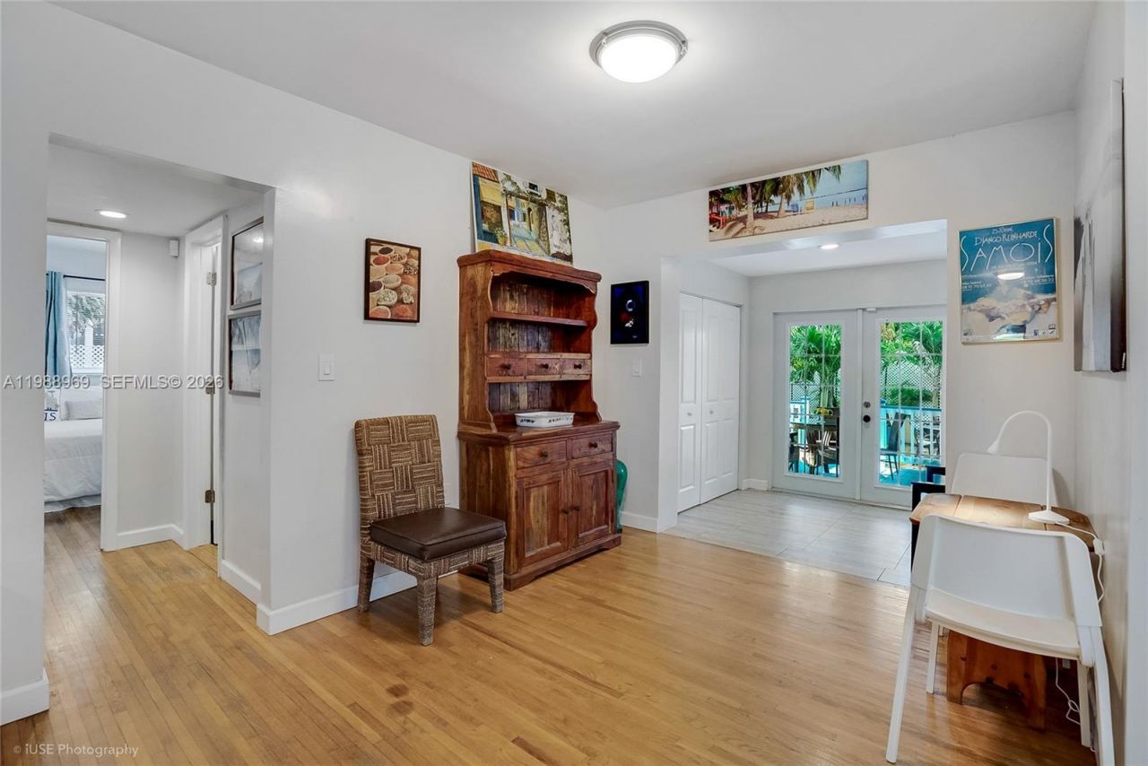 113 SW 2nd St, Hallandale Beach, FL 33009 Photo