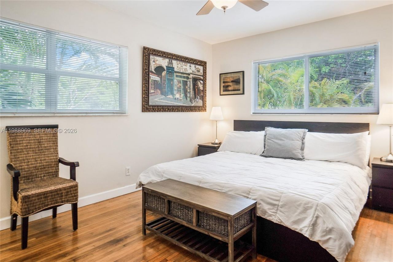 113 SW 2nd St , Hallandale Beach, FL 33009 Photo