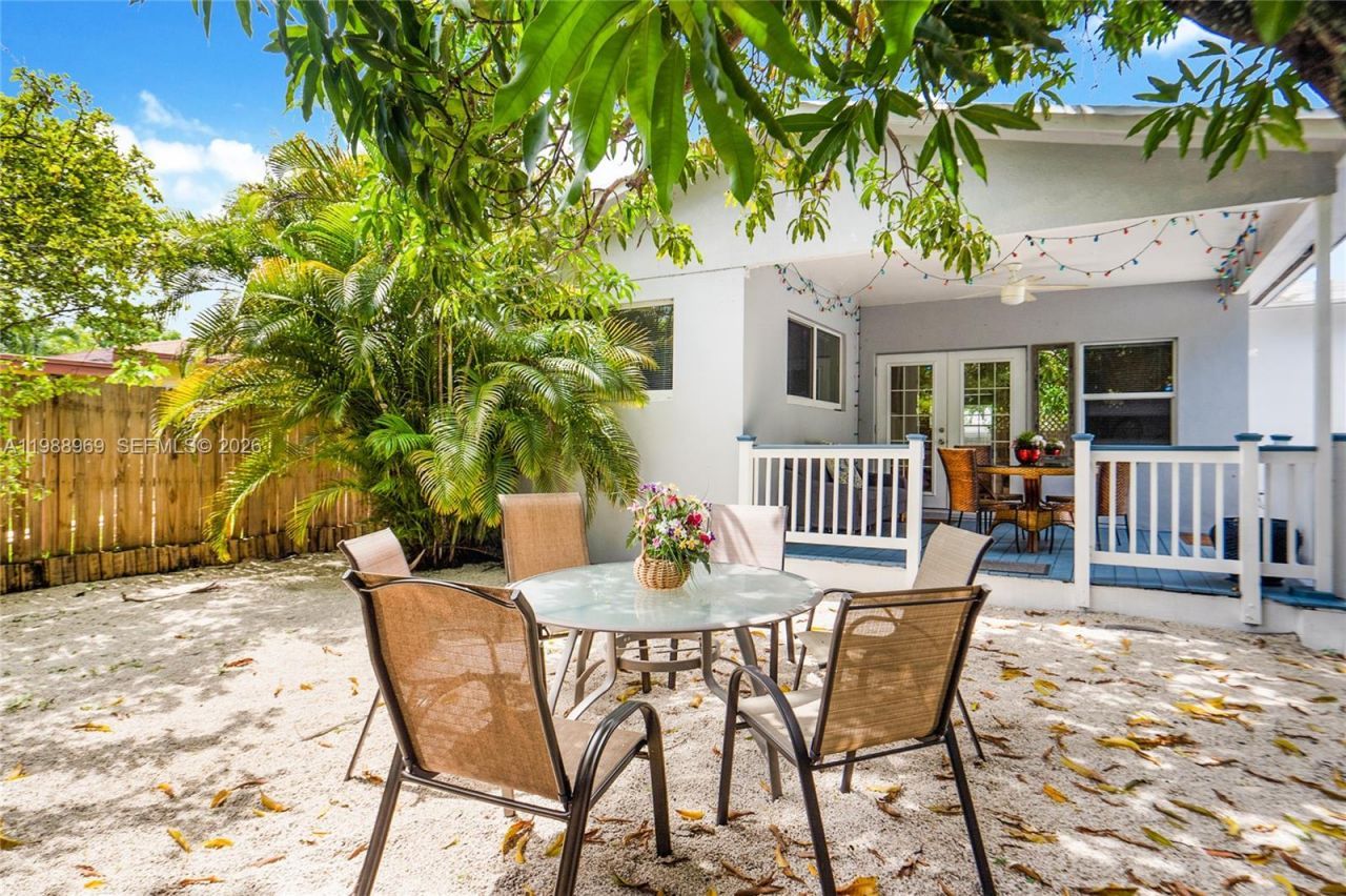 113 SW 2nd St, Hallandale Beach, FL 33009 Photo