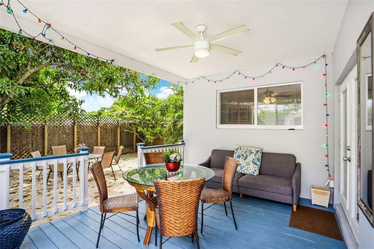 113 SW 2nd St , Hallandale Beach, FL 33009 Photo