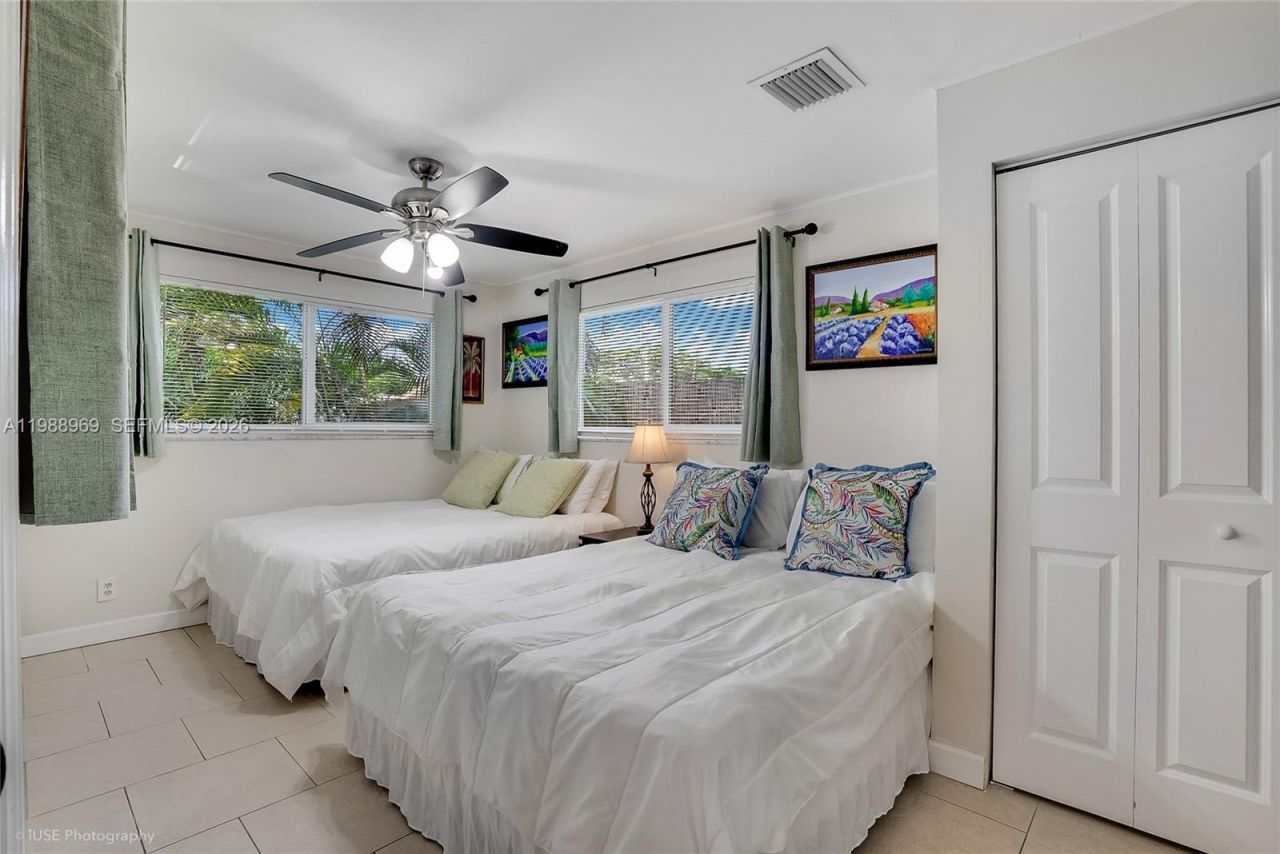 113 SW 2nd St, Hallandale Beach, FL 33009 Photo