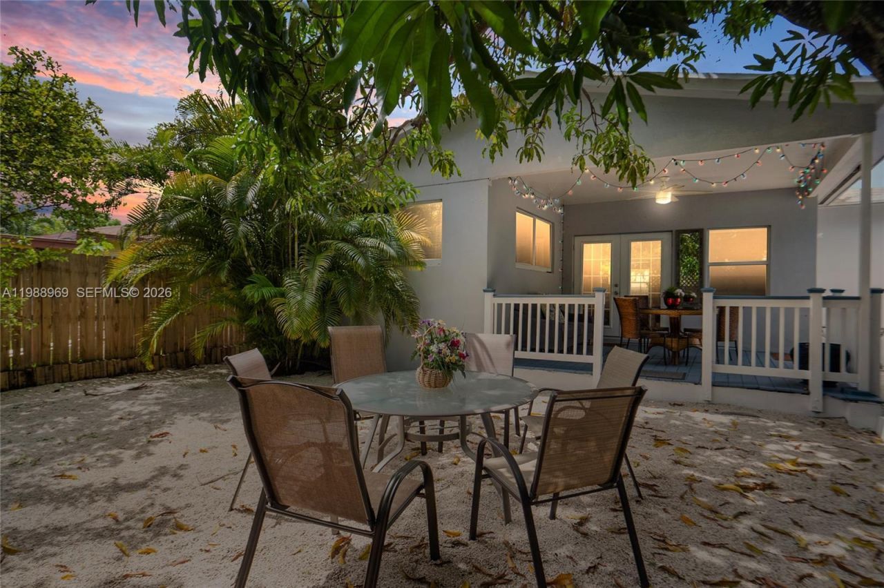 113 SW 2nd St , Hallandale Beach, FL 33009 Photo