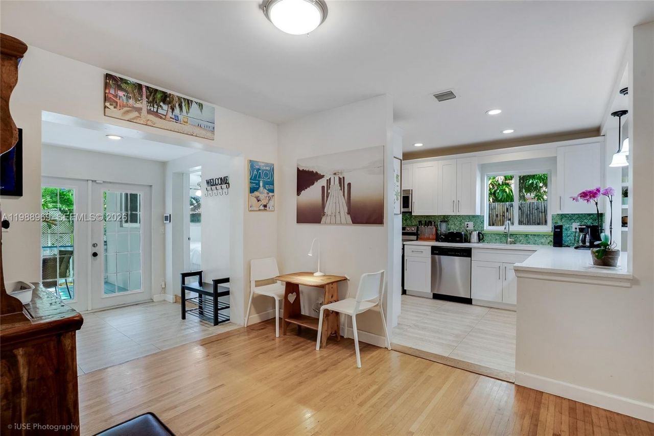 113 SW 2nd St, Hallandale Beach, FL 33009 Photo