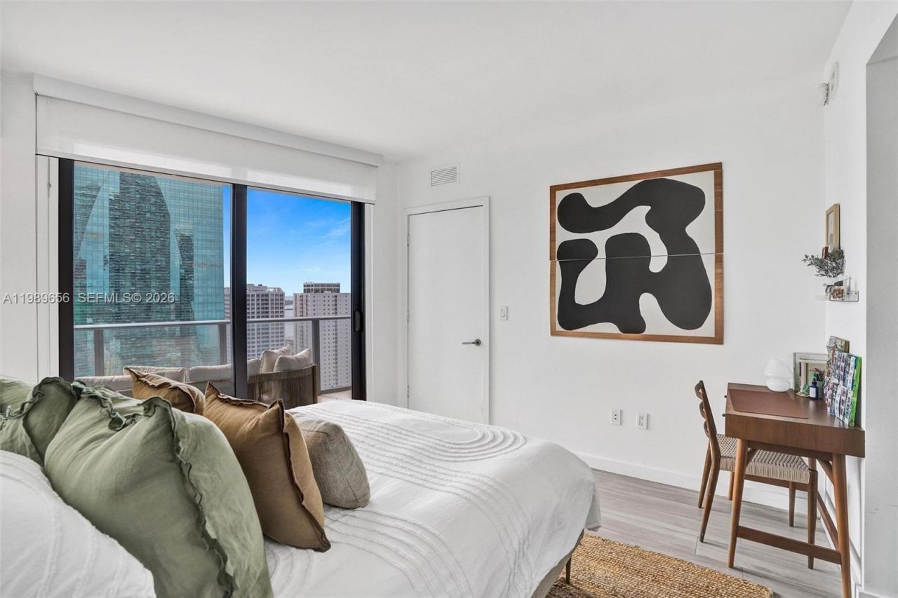 1300 S Miami Ave , Unit 2503, Miami, FL 33130 Photo