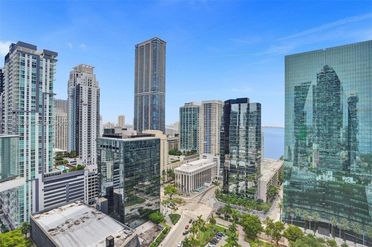 1300 S Miami Ave , Unit 2503, Miami, FL 33130 Photo