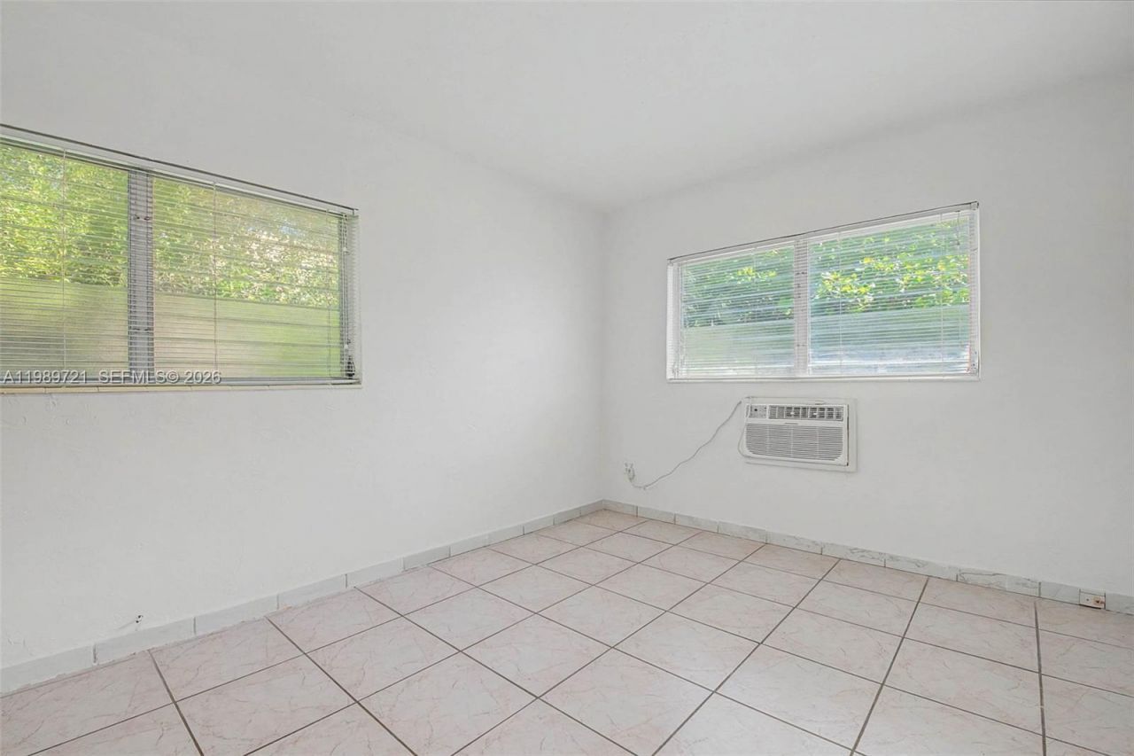 225 Madeira Ave, Unit 6, Coral Gables, FL 33134 Photo
