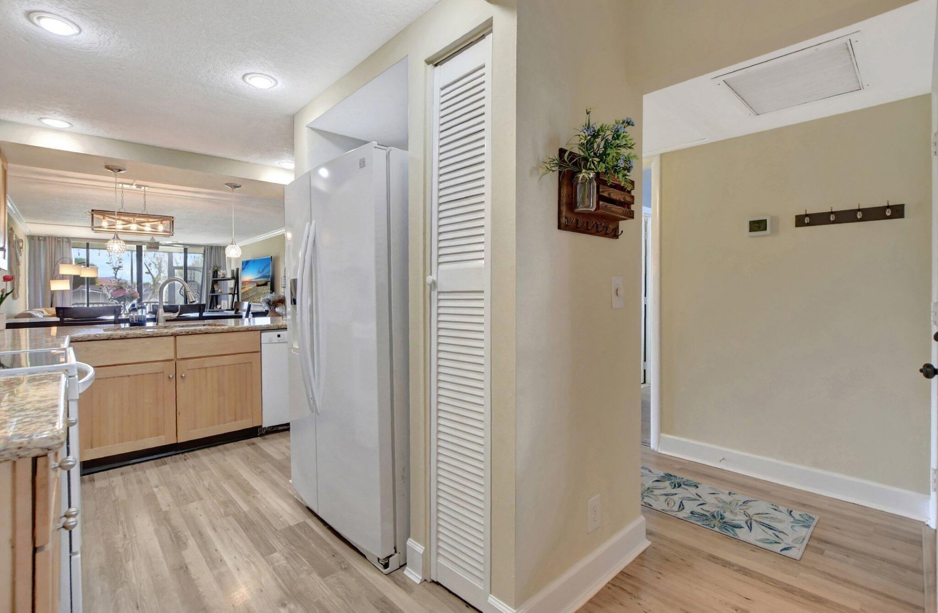 14 Royal Palm Way, Unit 102, Boca Raton, FL 33432 Photo