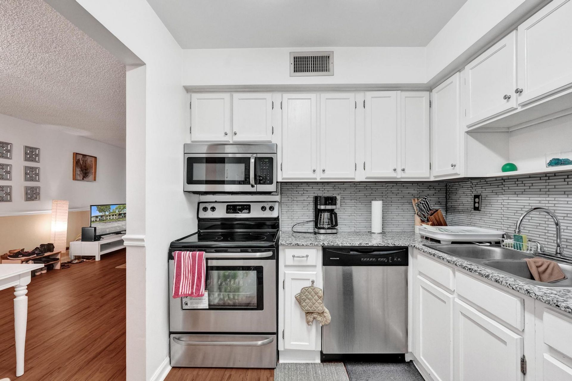 9840 Pineapple Tree Drive, Unit 204, Boynton Beach, FL 33436 Photo