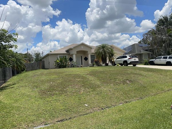 1481 SW Dow Lane, Port St. Lucie, FL 34953