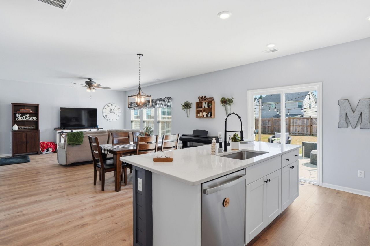 221 Wood Sage Run Photo 10