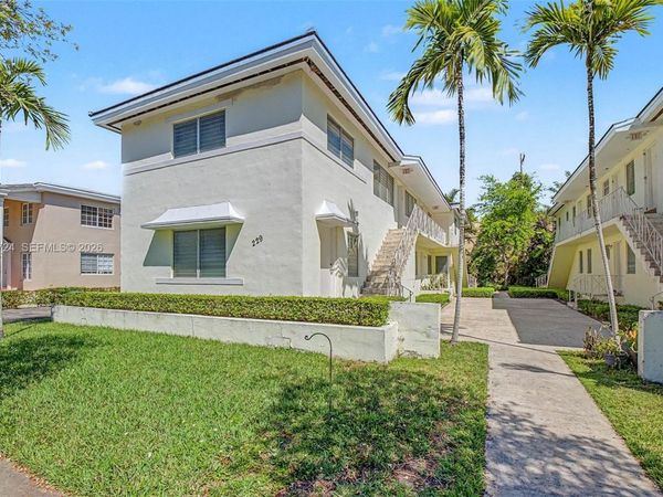 229 Madeira Ave, Unit 6, Coral Gables, FL 33134