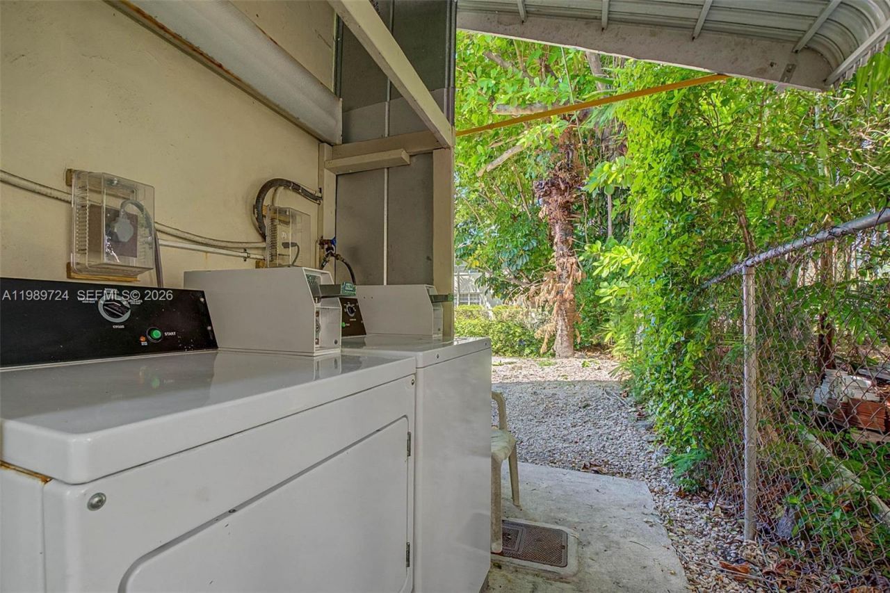 229 Madeira Ave, Unit 6, Coral Gables, FL 33134 Photo