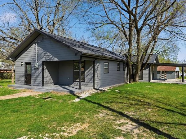 300 S 2nd Street , Tehuacana, TX 76686