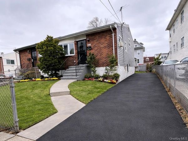 6931 Almeda Avenue , Arverne, NY 11692