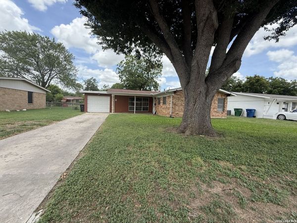 4519 Creekmoor Dr, San Antonio, TX 78220
