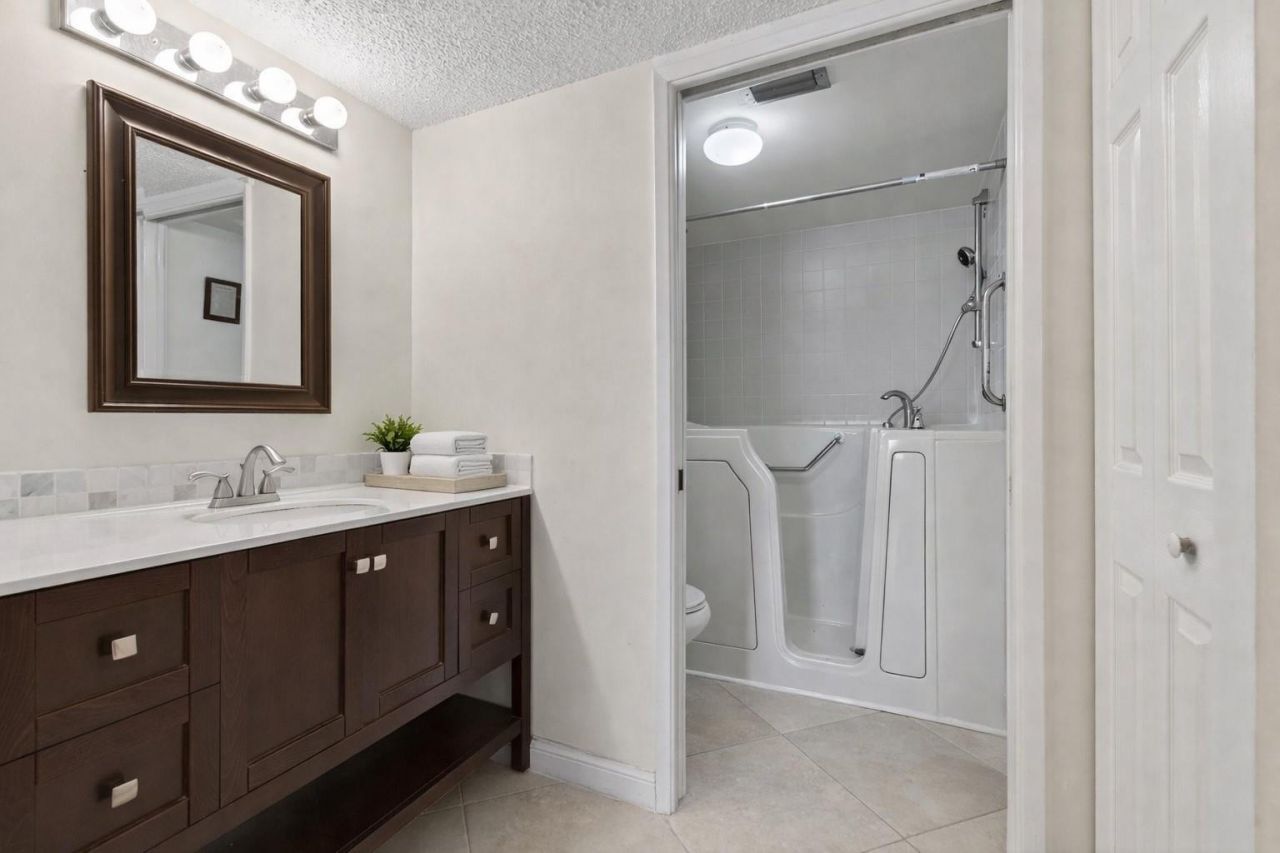 19000 Stewart Circle, Unit 4, Boca Raton, FL 33496 Photo