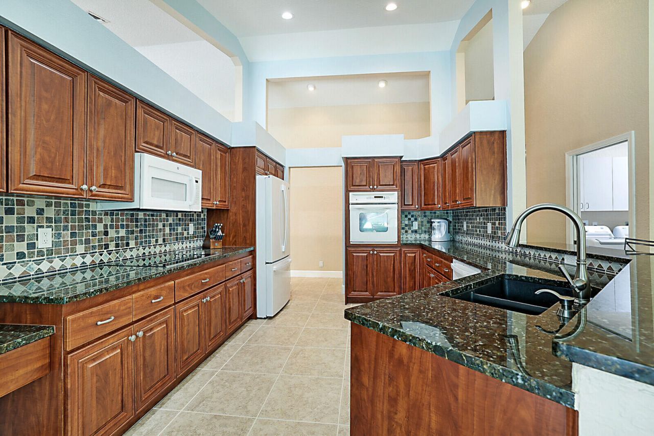 1583 Farmington Avenue, Wellington, FL 33414 Photo