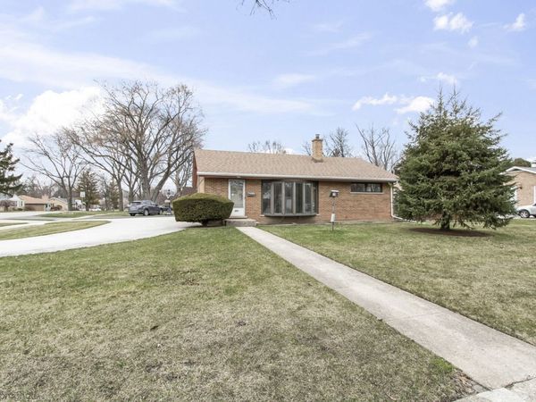 650 E Palatine Road , Palatine, IL 60074