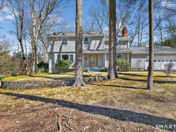 33 Tall Pine, Milford, CT 06461