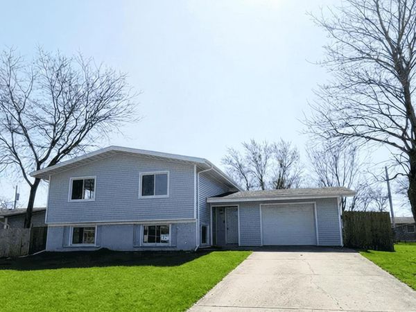 414 Sassafrass Drive, Valparaiso, IN 46385