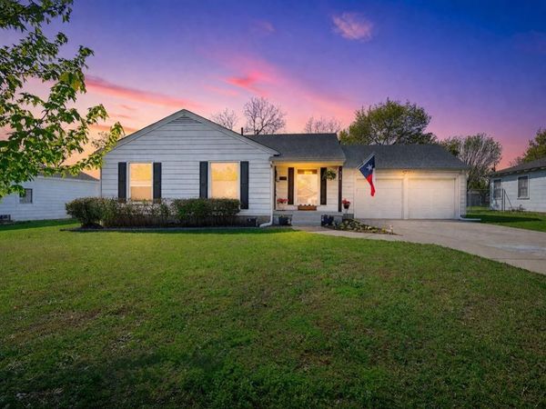 318 Hillcrest Avenue, Richardson, TX 75081