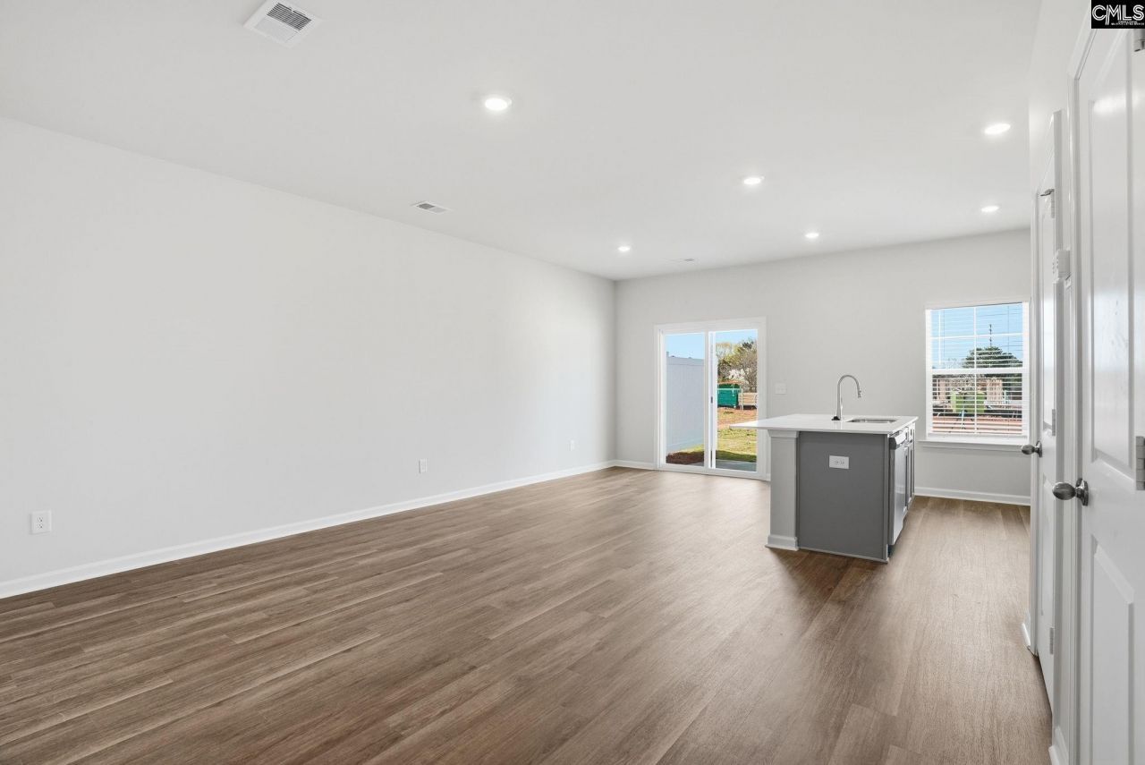 818 Soaring Free Lane Photo 5