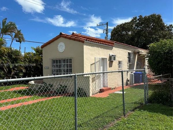 1700 SW 14th Ter , Miami, FL 33145