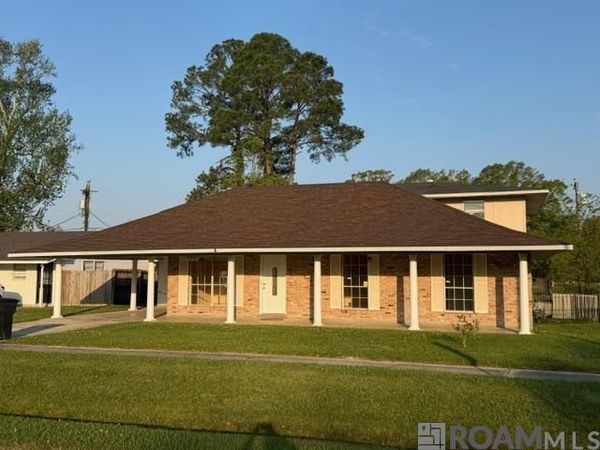 1789 Lombard Dr, Saint George, LA 70810