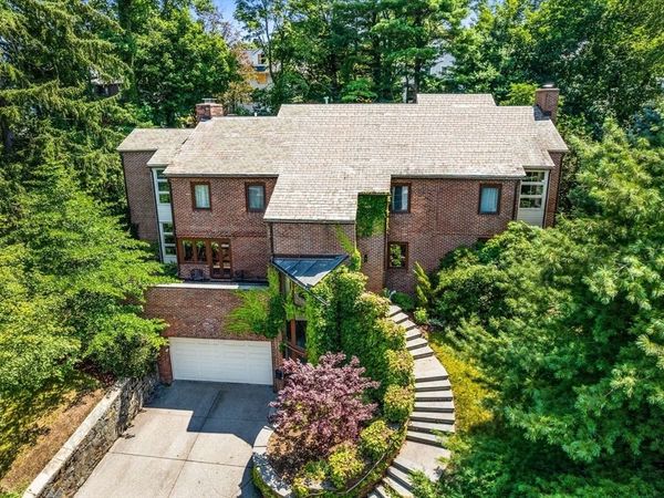34 Lagrange St, Brookline, MA 02467