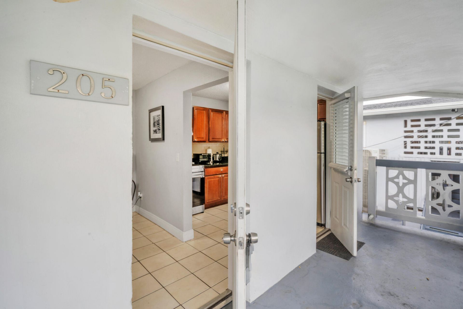 626 SW 14th Avenue, Unit 205, Fort Lauderdale, FL 33312 Photo