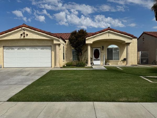 2612 Trentino Avenue, Bakersfield, CA 93313