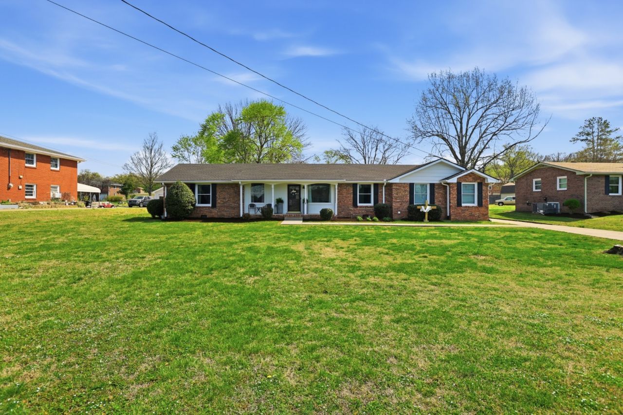 133 Chiroc Rd, Hendersonville, TN 37075 Main Photo