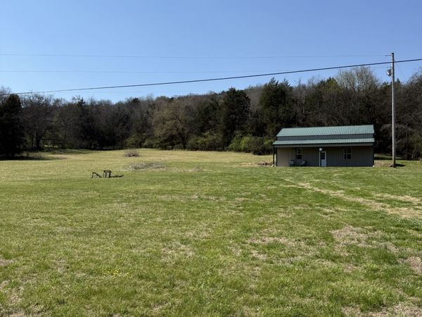 855 Lick Creek Rd , Hartsville, TN 37074