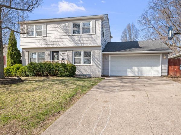 131 40 Avenue , East Moline, IL 61244