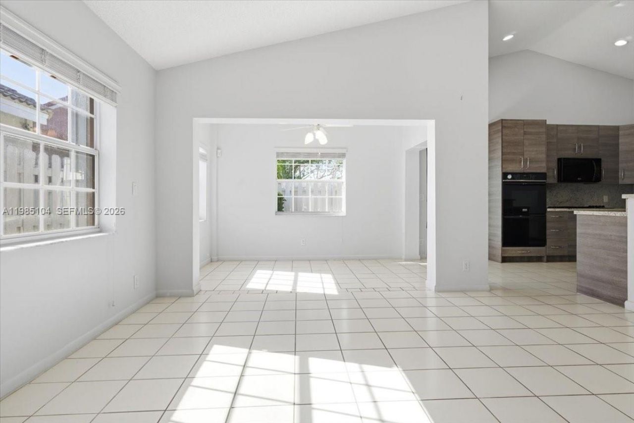 354 Bermuda Springs Dr , Weston, FL 33326 Photo